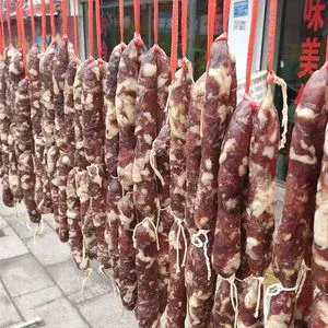 女子連吃一周臘腸后左眼失明