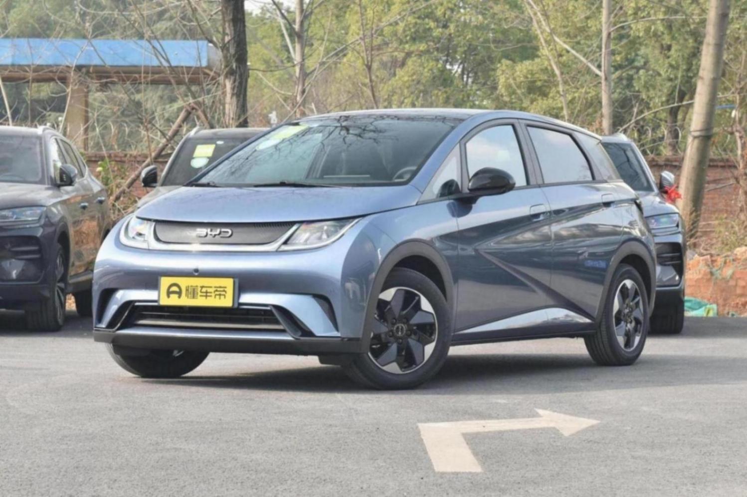 升級獨立后懸,新增302km續航,9.98萬起售,海豚榮耀版來了