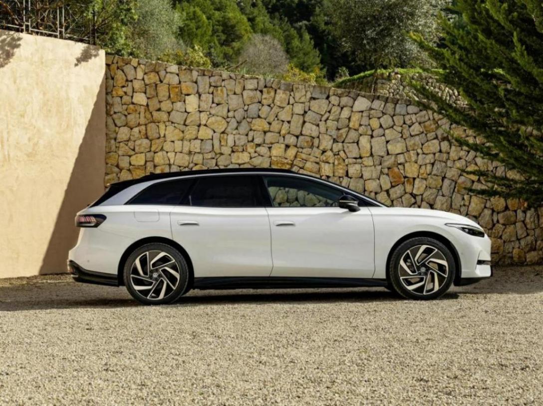 論顏值,還得是旅行車!大眾ID.7 Tourer官圖發布,純電續航685km
