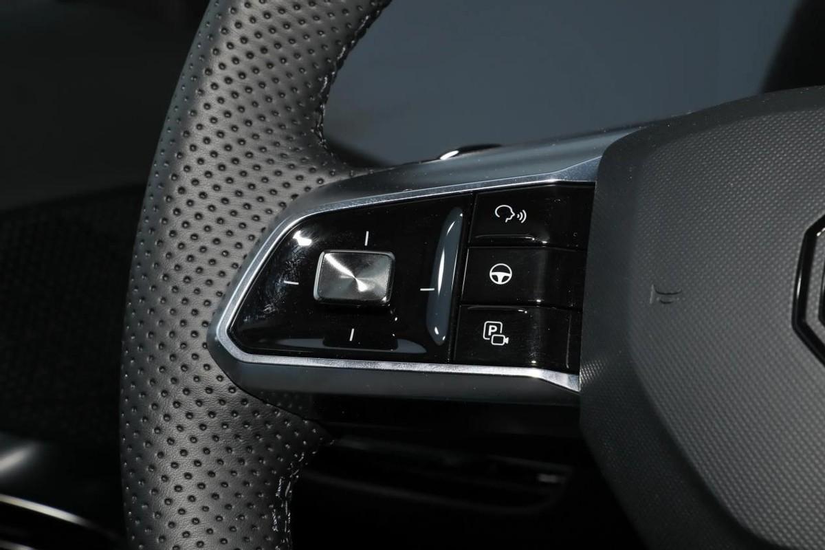 運動掀背轎車之爭,MG7深度對比大眾凌渡L,誰更值得入手?