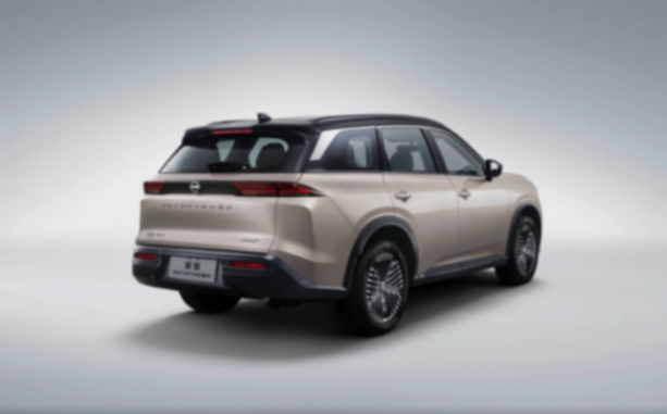 空間靈活開著舒服,百公里油耗10L左右,解析東風(fēng)日產(chǎn)探陸
