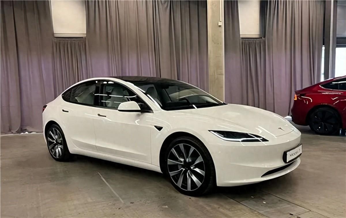 寶馬X3車主:看了兩年新能源汽車,理想、蔚來、小鵬都在內!為啥最后選了Model 3
