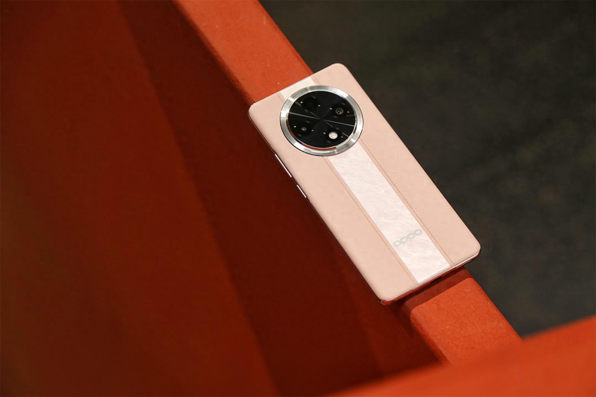 “耐用戰(zhàn)神”有多強(qiáng)?OPPO A3 Pro上手體驗(yàn),泡水半小時(shí)完好無損