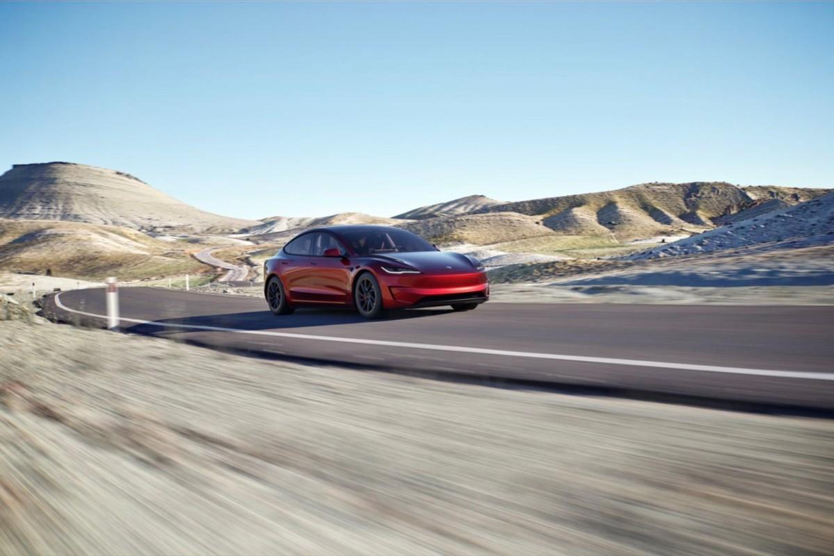 特斯拉全新Model3高性能版上市,小米SU7會緊張嗎?