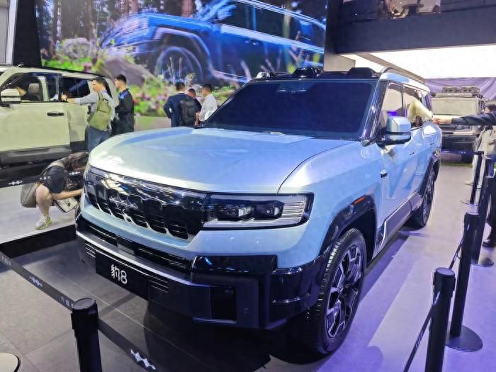 方程豹就不做普通的車,豹8、豹9、Super 3亮相車展