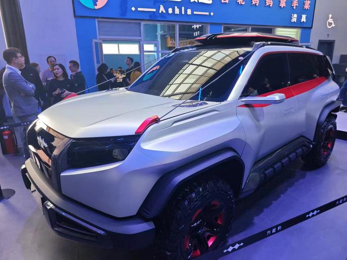 方程豹就不做普通的車,豹8、豹9、Super 3亮相車展