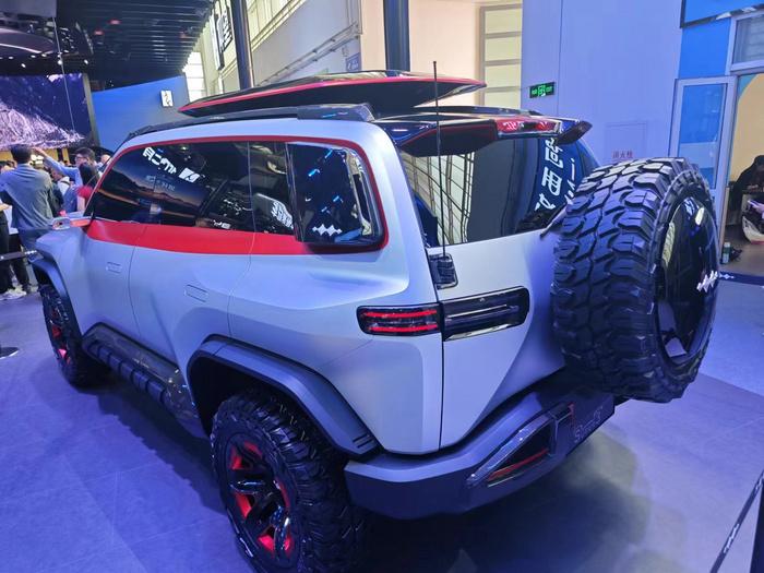 方程豹就不做普通的車,豹8、豹9、Super 3亮相車展