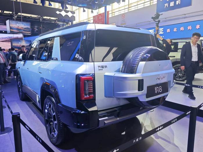 方程豹就不做普通的車,豹8、豹9、Super 3亮相車展
