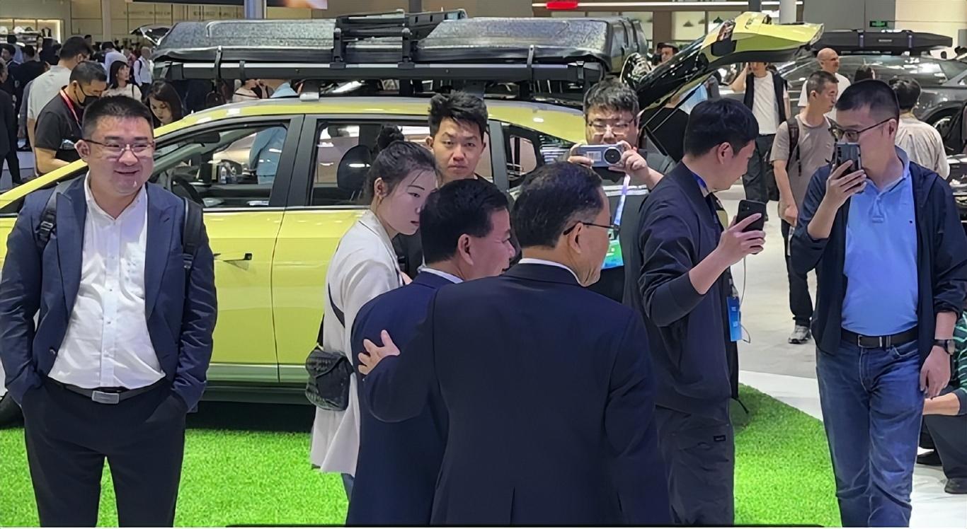 廣汽集團董事長曾慶洪車展疑似說話:從明天開始絕對不能這樣做了