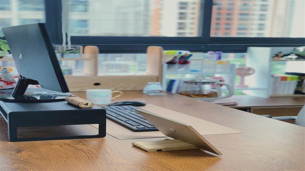 聯想真AI PC來了:AI終端新紀元開啟,生產力世界徹底被顛覆