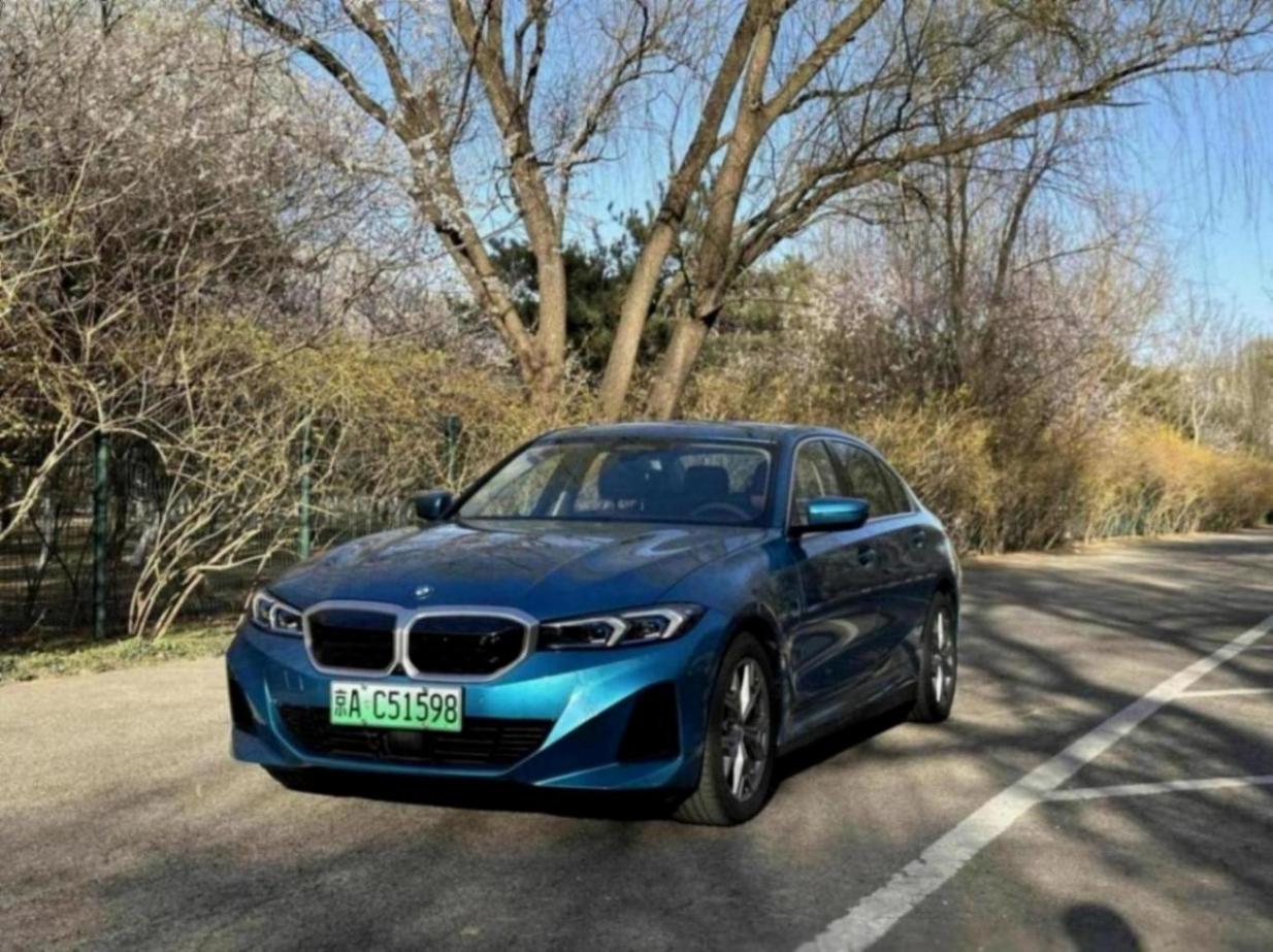 駕駛者的車就是這么給力!試試2024款寶馬i3 eDrive