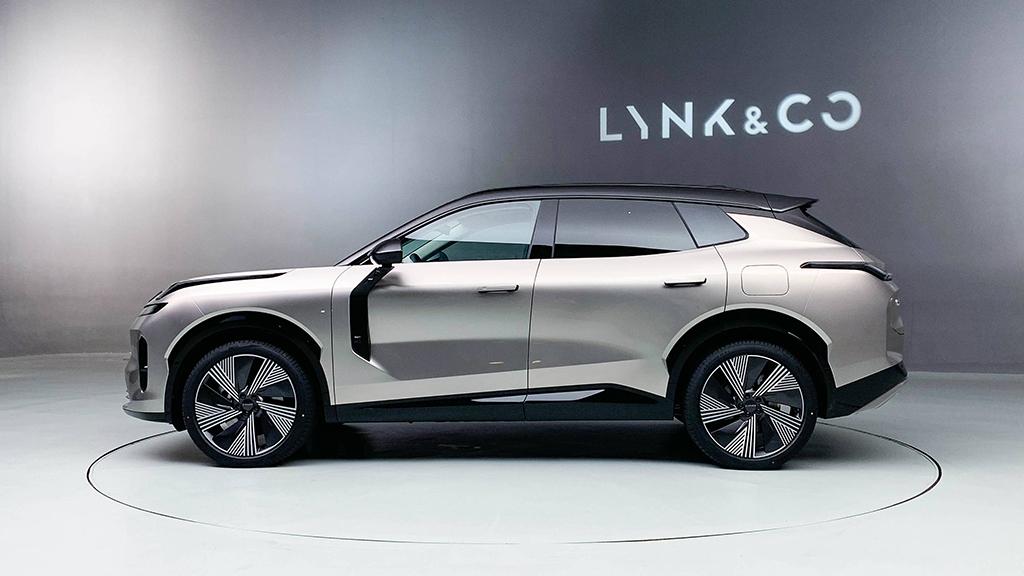 想買輛高品質(zhì)新能源SUV? 選嵐圖FREE還是領(lǐng)克08