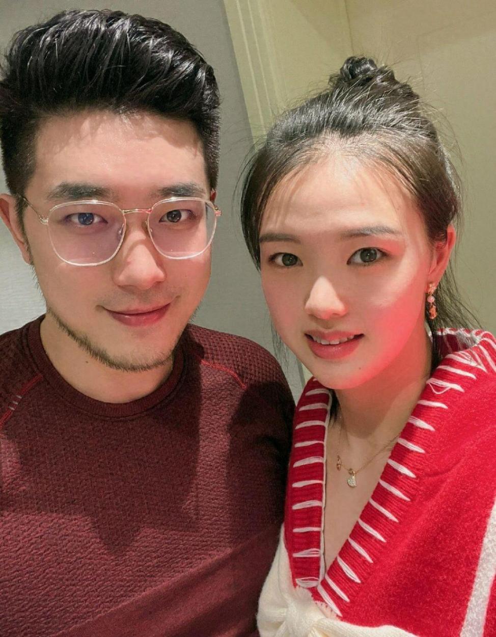沈梓捷新疆自駕游,陪同女友,李慕豪也來了,或是投奔恩師邱彪?