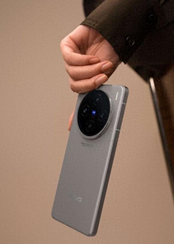 vivo X100S再曝光:直角邊框、首發天璣9300+、或將五月下旬發布?