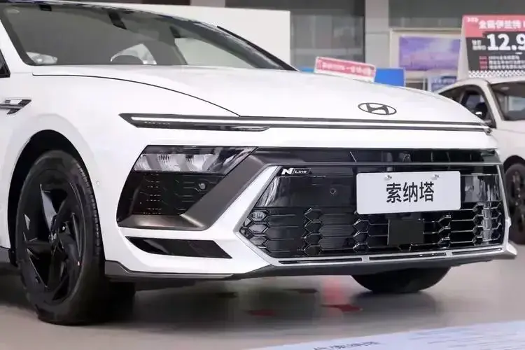 戚曉暉女士,請問北京現代量價齊跌,你可自知失職?