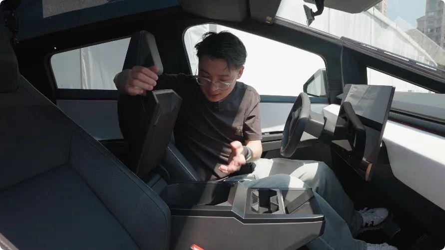 開完特斯拉 Cybertruck ,我真希望大伙兒都能試到