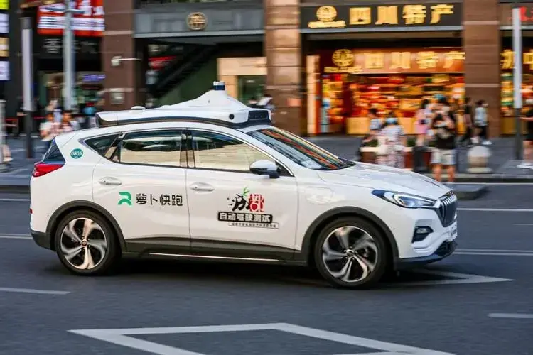 特斯拉的Robotaxi又跳票了,真相是?