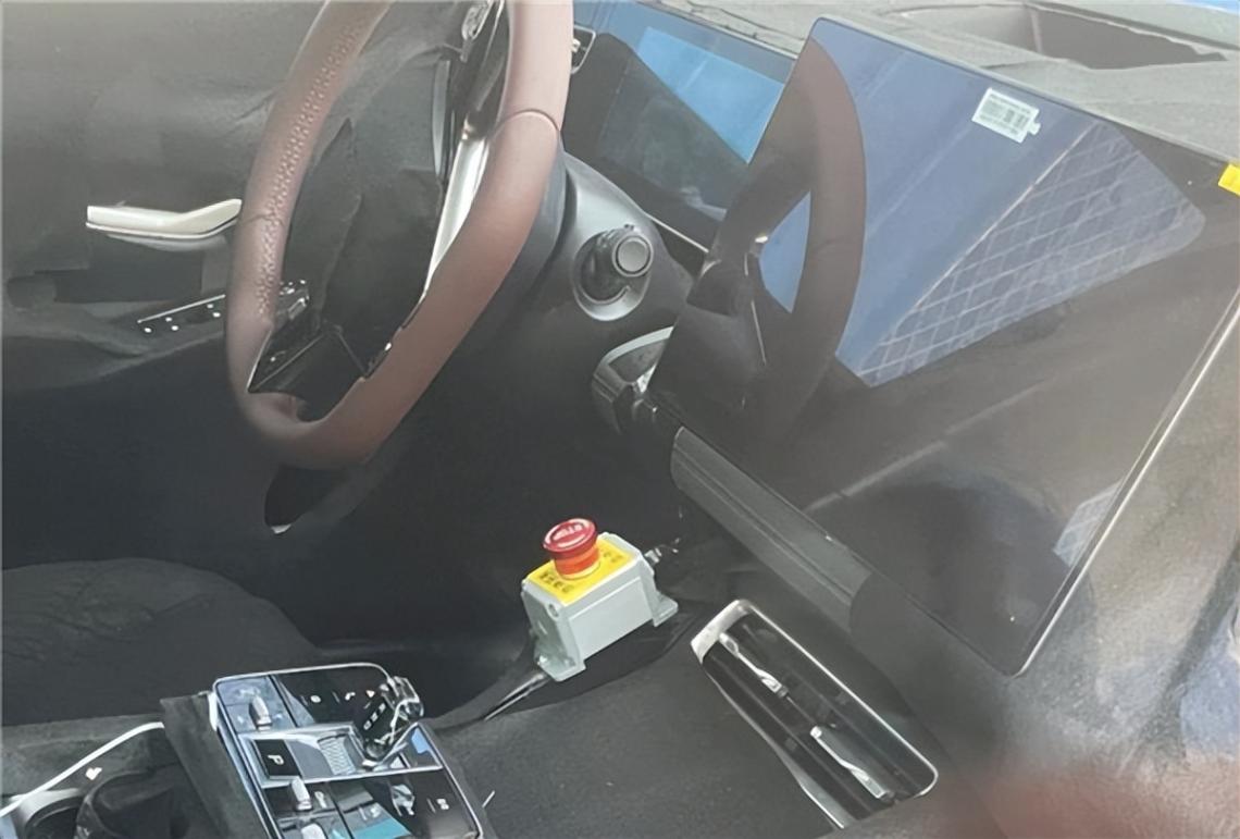 2025年年內(nèi)上市!比亞迪全新轎車秦L EV的實(shí)車諜照曝光