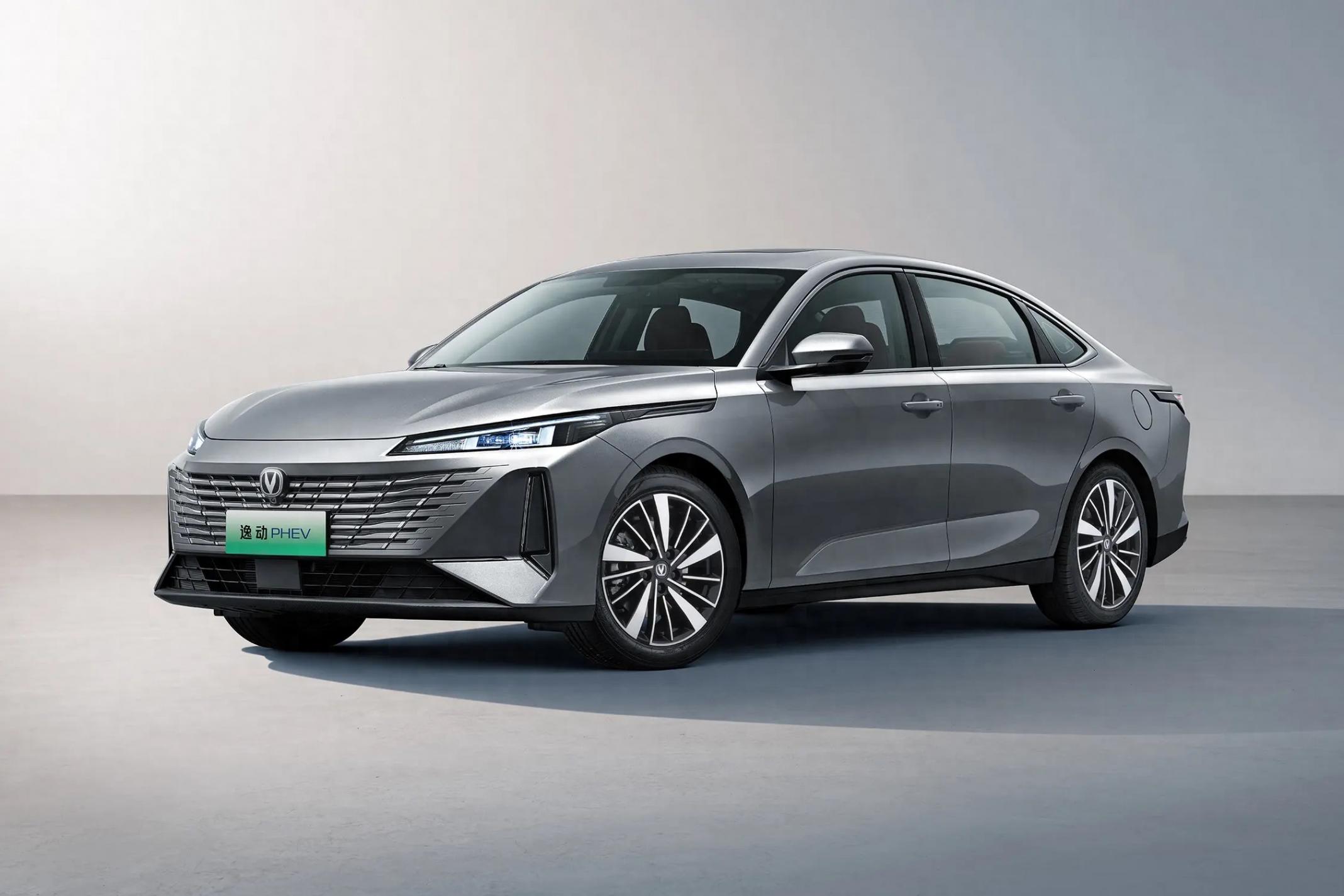 長安“王炸”來了,續(xù)航1300km,6.8秒破百!誰不服?