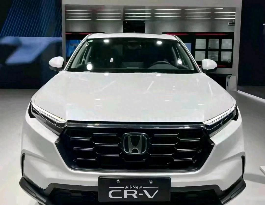 試駕12萬丐版本田CR-V,該省的不該省的都省了。網(wǎng)友:實用就好。
