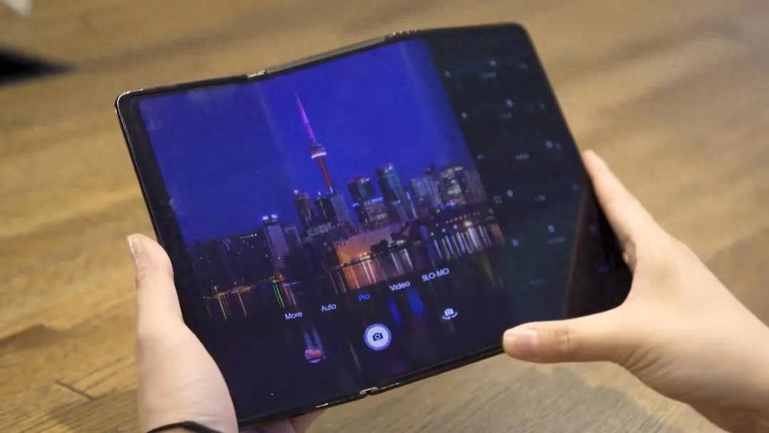 TCL三折疊屏黑科技碾壓華為Mate70?用過才發現差距這么大