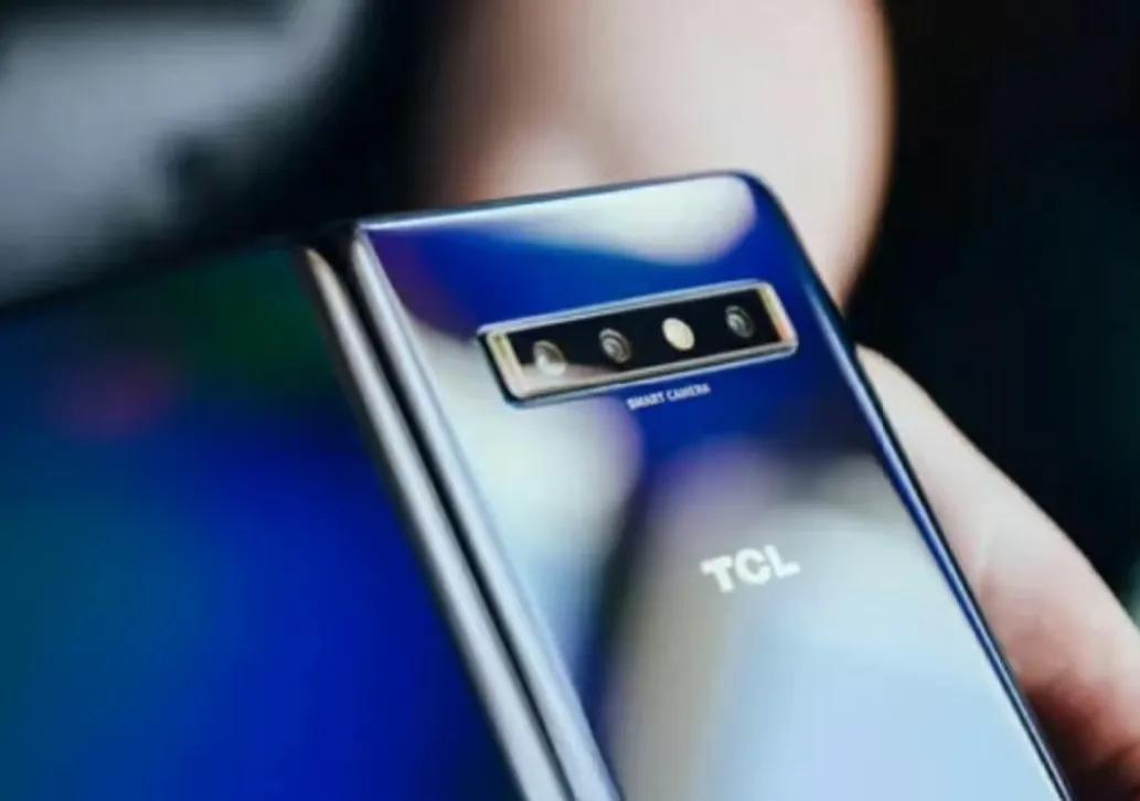TCL三折疊屏黑科技碾壓華為Mate70?用過才發現差距這么大