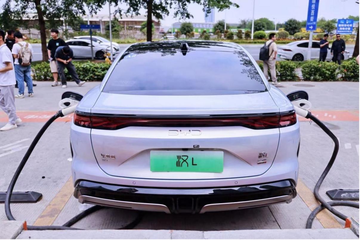 “兆瓦閃充”背后的技術(shù)革新,比亞迪超級e平臺賦能漢L唐L高效補能