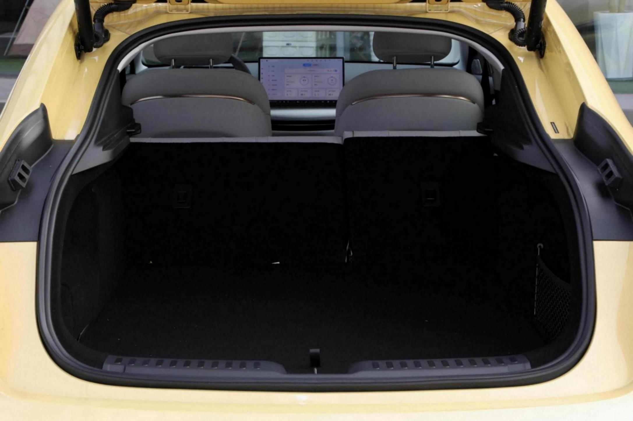 全系800V/540°透明底盤/9H車漆/真代客泊車,試駕寶駿享境