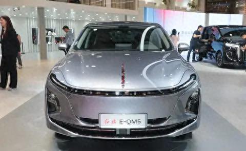 新款紅旗 E-QM5 上海車展亮相,換懷擋 / 續航 610 公里