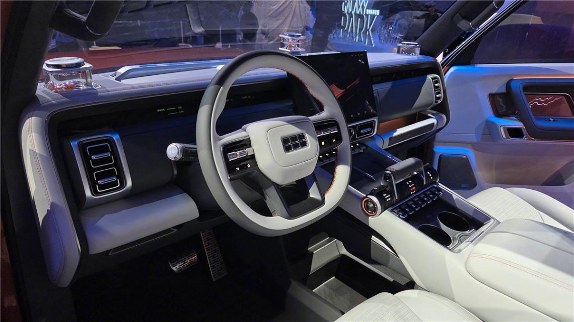 吉利也推硬派“方盒子”硬派SUV,還能涉水!