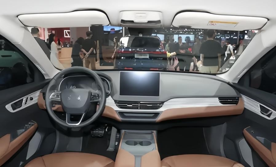 2025上海車展:紅旗新款E-QM5首發(fā),續(xù)航升級(jí)預(yù)售價(jià)可期