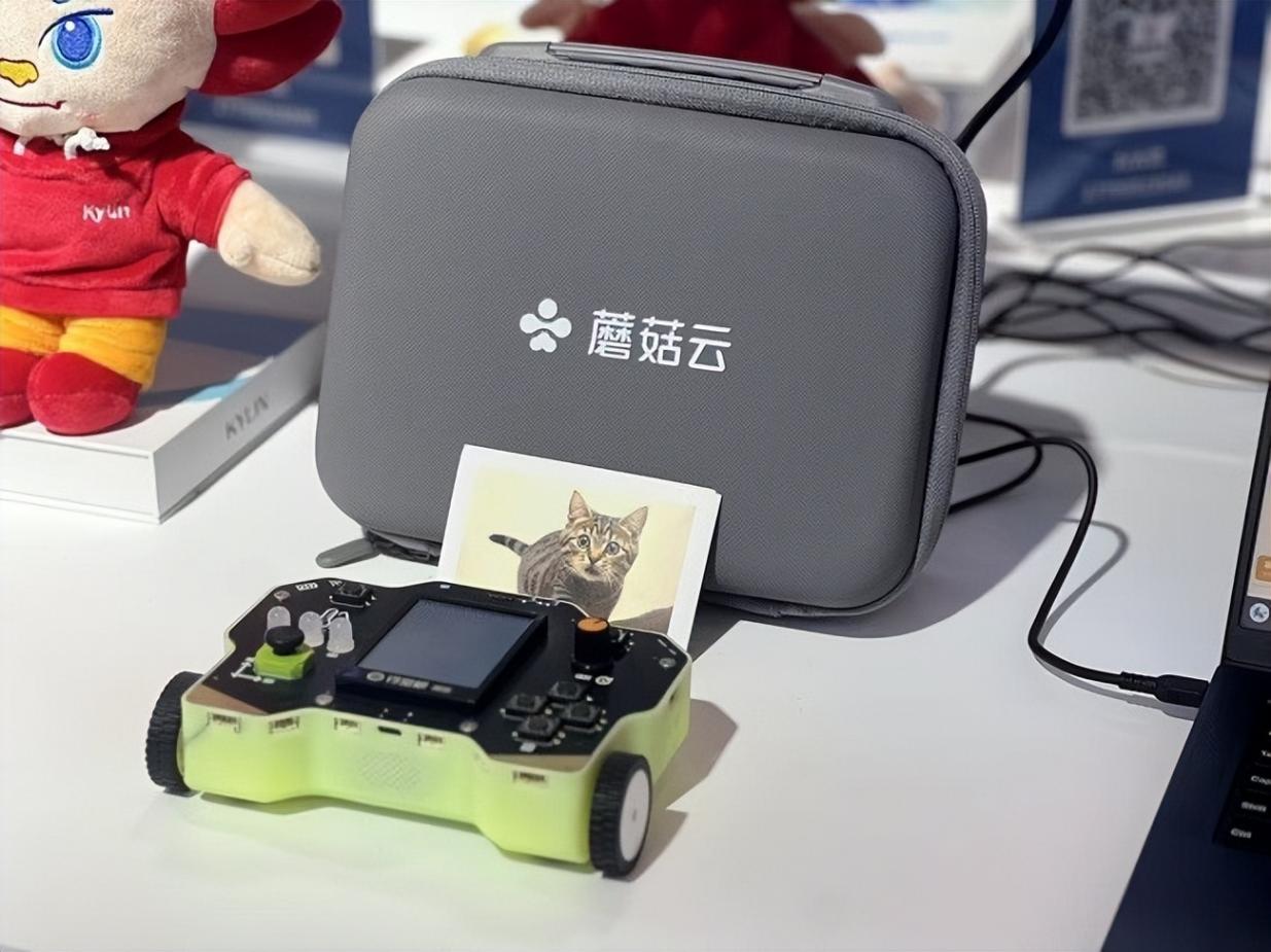 蘑菇云攜手麒麟亮相聯想開天生態展區,共筑教育信創生態新未來